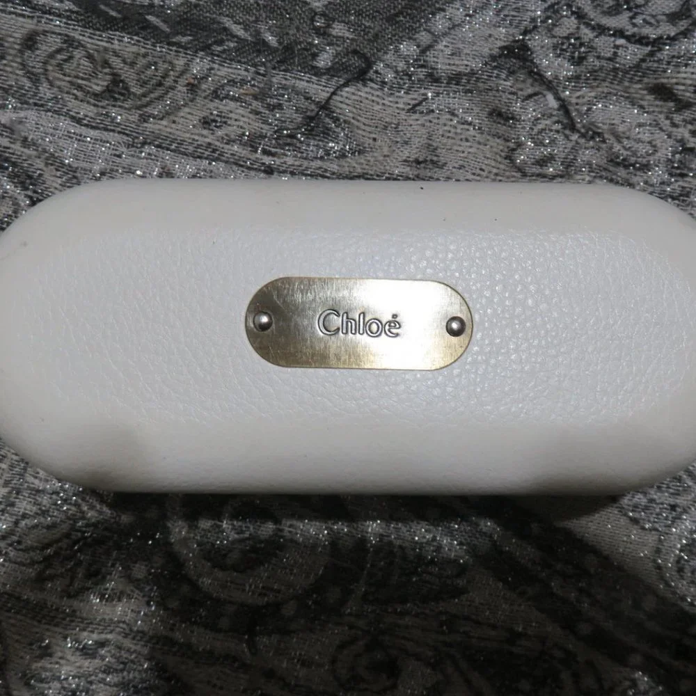 SOLD Chloe eyeglasses or sunglasses case white leather gold nameplate - Picture 4 of 4